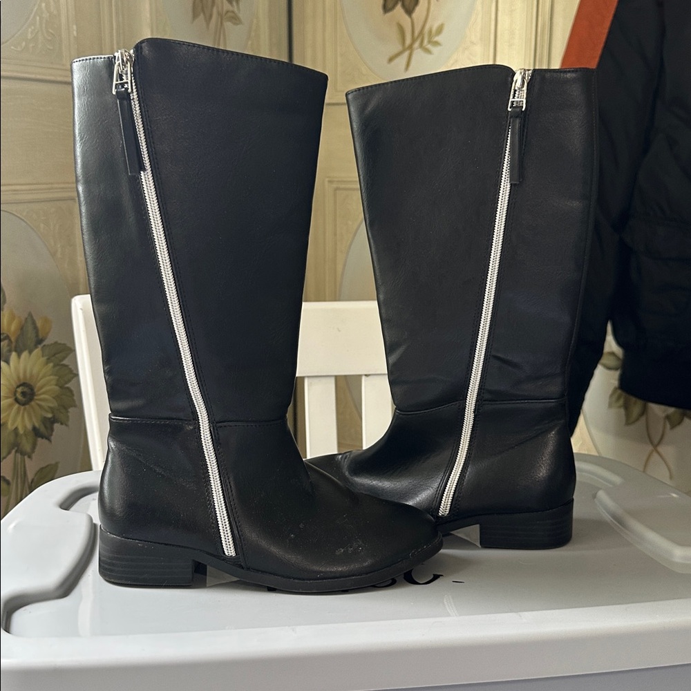 Steve Madden Black Textured Sole